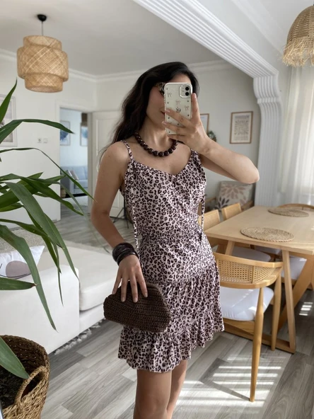 Kadın Askılı V Yaka Beli Pileli Leopar Desen Eteği Fırfırlı Süprem Elbise - 4