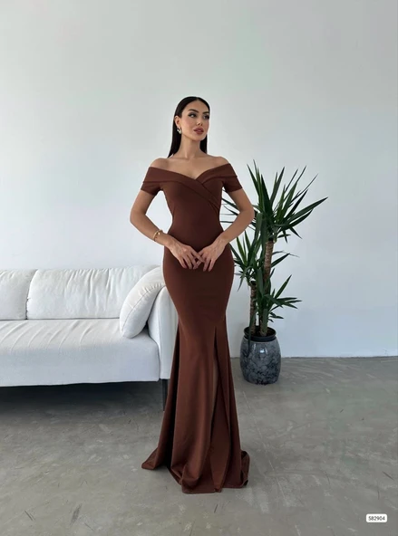 Kadın Dalgıç Kumaş Kayık Yaka Ve Dekolte Detaylı Elbise ürün görseli