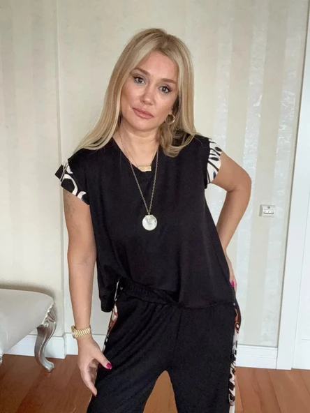 Kadın Yarasa Kol Dijital Baskı Detay Bluz Ve Yanı şerit Detay Kristal Kumaş Pantolon Ikili Takım - Resim 3