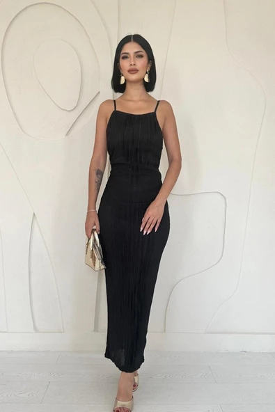 Siyah Piliseli Halter Boyun Elbise ürün görseli