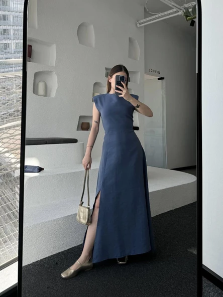 Keten Yandan Yırtmaçlı  Uzun Sıfır Kolsuz Elbise - Mavi - Resim 3