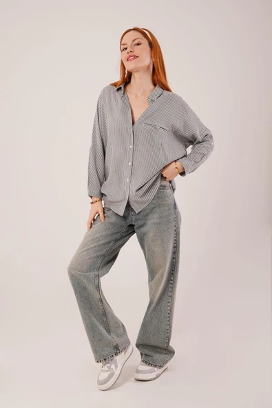 Cep Detay Çizgili Oversize Gri Gömlek - Resim 2