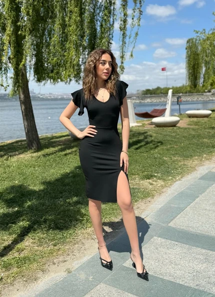 Kadın Kısa Kollu V Yakalı Kolları Volanlı Yandan Yırtmaçlı Kısa Janjan Krep Elbise - Resim 2