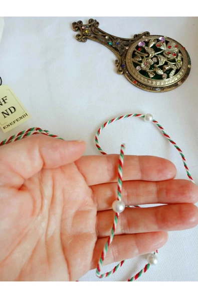 30 ADET İNCİLİ MARTENİÇKA 19 MAYIS TEBRİK KARTLI BİLEKLİK HEDİYE BAHAR BİLEKLİĞİ KIRMIZI YEŞİL BEYAZ - Resim 2