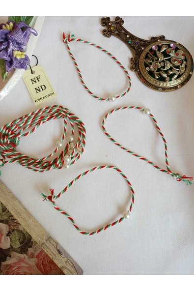 30 ADET İNCİLİ MARTENİÇKA 19 MAYIS TEBRİK KARTLI BİLEKLİK HEDİYE BAHAR BİLEKLİĞİ KIRMIZI YEŞİL BEYAZ - Resim 3