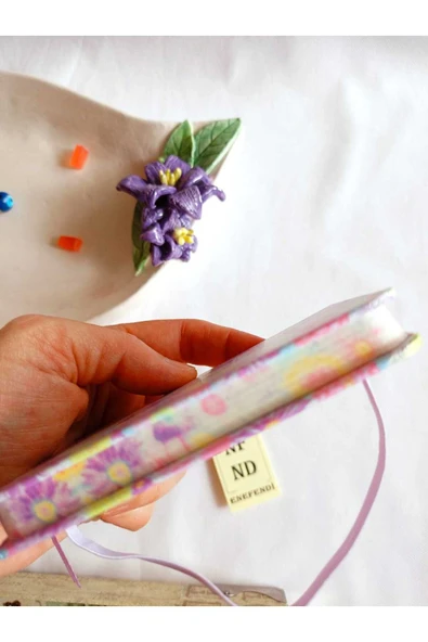 NOT ANI HEDİYE KIZ ÇOCUK GENÇ ÇİZGİLİ DEFTER 80 YAPRAK A7 CEP BOY DESENLİ LASTİK KAPAMA MOR - Resim 4