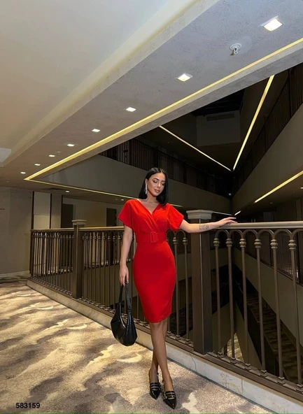 Kadın Dalgıç Krep V Yaka Ve Sırt Dekolte Detaylı Elbise ürün görseli