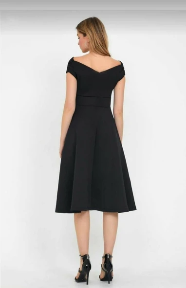 Düşük Omuz Eteği Pileli Krep Kumaş Midi Boy Elbise - Resim 3