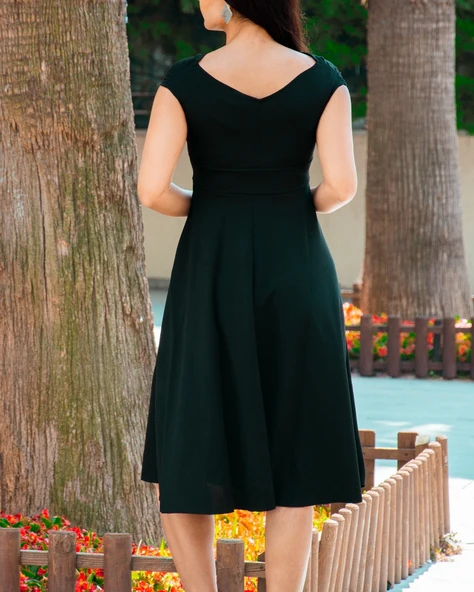 Düşük Omuz Eteği Pileli Krep Kumaş Midi Boy Elbise - Resim 9