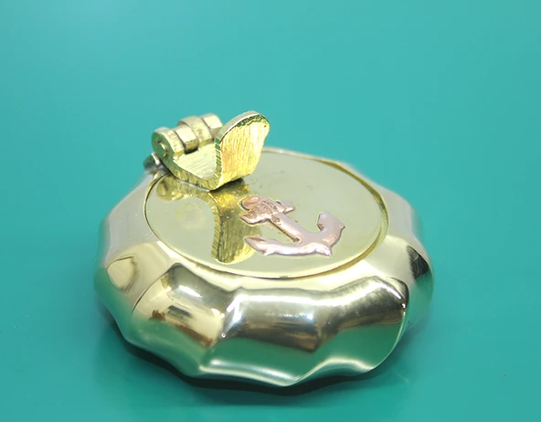 Pirinç Çapalı Kapaklı Küllük 5 Cm ürün görseli