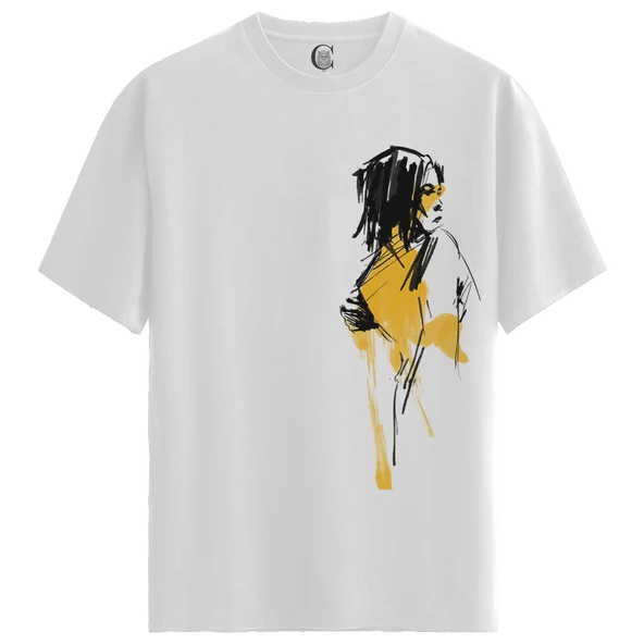 Erkek Beyaz Relaxed Fit %100 Pamuk Tişört – Karakalem Portre ve Sarı Brush‑Stroke Baskılı - Resim 4