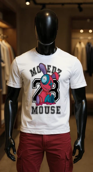 Erkek Beyaz Relaxed Fit %100 Pamuk Tişört – “Moredz Mouse 23” Karikatür Patch Baskılı ürün görseli 1