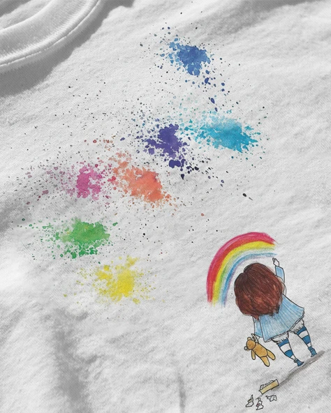 Erkek Beyaz Relaxed Fit %100 Pamuk Tişört – Suluboya Gökkuşağı & Çocuk Baskılı - Resim 3