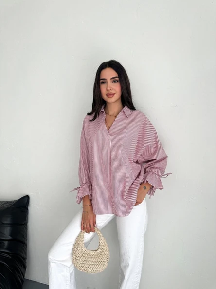Arkası Asimetrik Yırtmaç Kesim Detaylı Cizgili Bluz Gömlek - Bordo ürün görseli