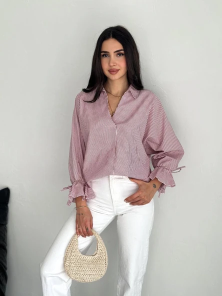 Arkası Asimetrik Yırtmaç Kesim Detaylı Cizgili Bluz Gömlek - Bordo - Resim 3