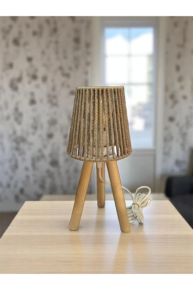 Üç Ayak Mini Ahşap Abajur (Koyu Bej Makrome İp Başlık) ürün görseli