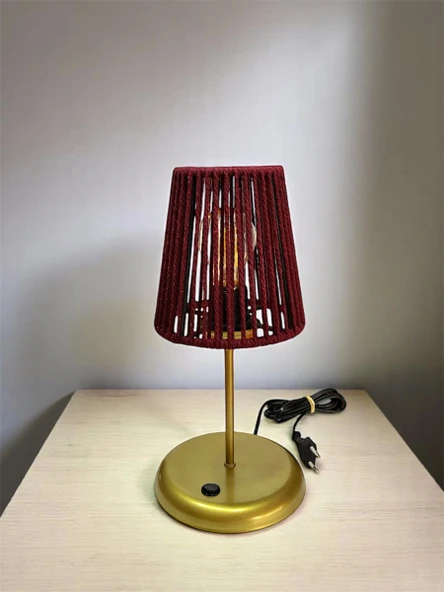 Lyris - Makrome Abajur, Mini Masa Lambası (Bordo Başlık, Gold Ayak) ürün görseli
