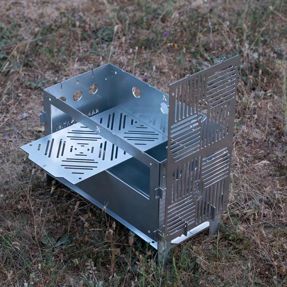Kamp Ayısı® PyroWide™ Geniş Katlanır Metal Ateş Kutusu - 2mm Gri Galvaniz Çelik, Çantalı, 39.5 x 26.5 x 21 cm - 10