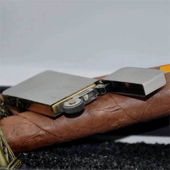 Kuboy Vintage Çakmak Benzinli Slim Çakmak Altın Renk - Resim 4