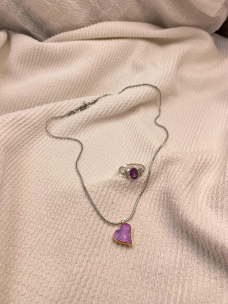 PEMBE KALPLİ KOLYE ÇELİK YÜZÜK VE KUTU HEDİYELİ