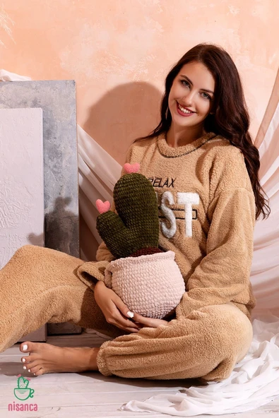 Tam Peluş Kışlık Kadın Pijama Takımı- Polar Yılbaşı Pijaması