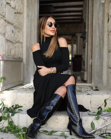 Kadın Balıkçı Yaka Omuzlardan Açık Uzun Kollu Janjan Krep Elbise - Resim 2