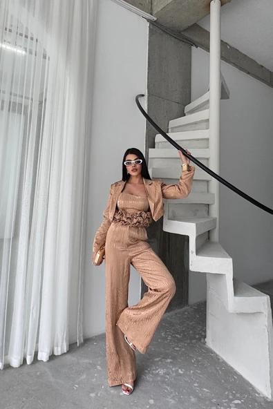 JAKARLI BLUZU TASARIM DETAYLI CEKET-PANTOLON-BLUZ 3 LÜ TAKIM - Bej ürün görseli