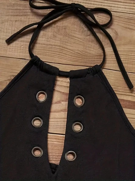 Kadın Kuş Gözü Ve Dekolte Detay Boyundan Bağlamalı Viskon Bluz - Resim 3