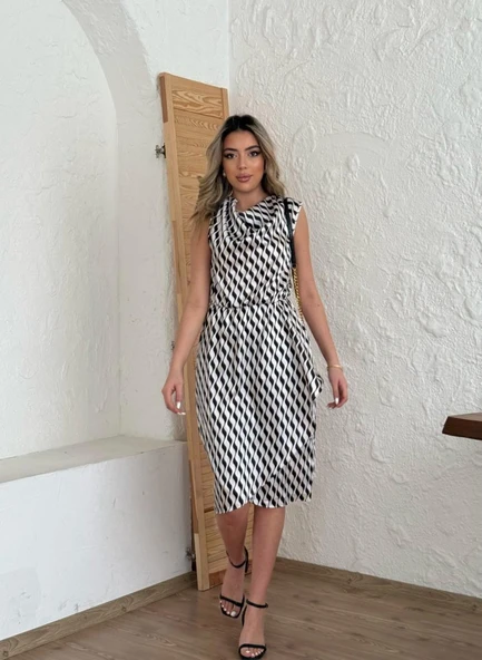 Kadın Degaje Yaka önden çapraz Detay Saten Midi Elbise - Resim 4