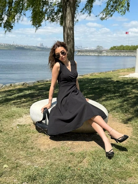 Kadın Ithal Krep Kumaş Kruvaze Yaka Eteği Kloş Kolsuz Mini Elbise - Resim 2