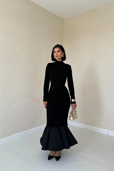 Siyah Eteği Garnili Triko Elbise ürün görseli