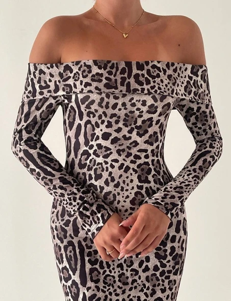 Kadın Madonna Yaka Dalgıç Kumaş Leopar Desen Maxi Boy Derin Yırtmaçlı Elbise - Resim 6