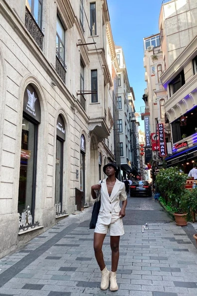 Bej Ceket Ve Şort Takım - Resim 2