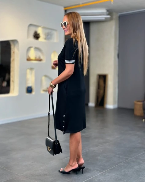 Kadın Kısa Kollu V Yakalı Yanlardan Yırtmaç Ve Düğmeli Viskon Iki Iplik Elbise - Resim 2