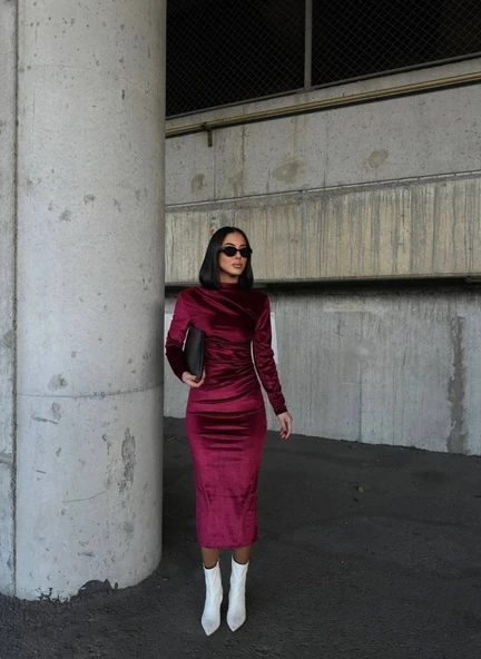 Kadın Uzun Kollu Yarım Balıkçı Yaka Büzgü Detay Kadife Kumaş Elbise - Resim 5