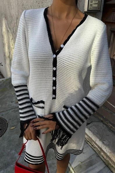 Triko Kolları Püsküllü Düğmeli Elbise 2849 - Resim 3