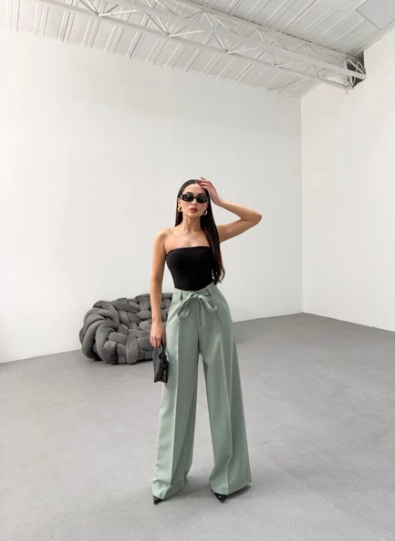 Sante Çi̇zgi̇li̇ Bel Kuşakli Palazzo Pantolon ürün görseli