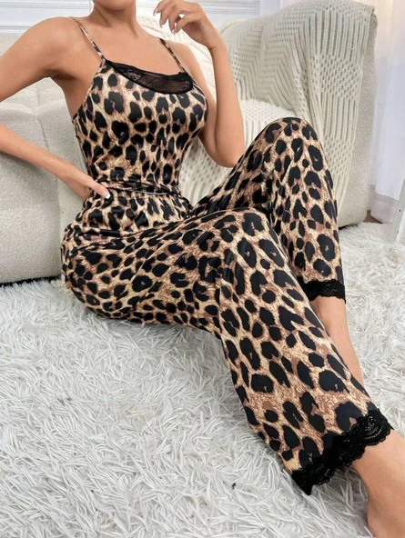 Kadın Ip Askılı Yakası Dantelli Bluz Ve Pijama Sandy Ikili Takım ürün görseli