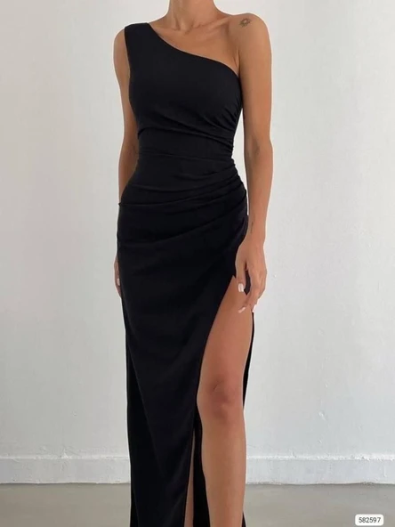 Kadın Dalgıç Krep Kumaş Tek Omuz Yırtmaç Detaylı Maxi Boy Elbise ürün görseli