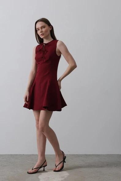 Fiyonk Detay Sıfır Kollu Mini Elbise - Bordo - Resim 7