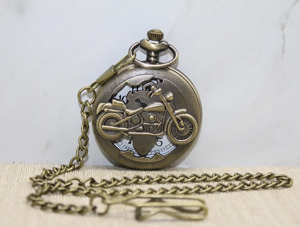 Motor Tasarımlı Köstekli Saat ürün görseli