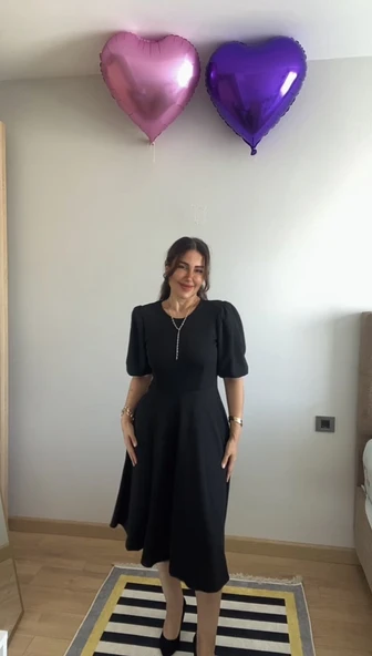 Kadın Kısa Balon Kollu Bisiklet Yaka Kiloş Janjan Krep Elbise ürün görseli