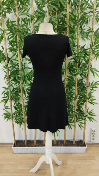 Kadın Kısa Kollu Derin Büzgülü V Yakalı Viskon Elbise - Resim 8