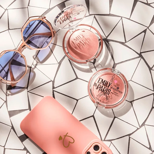 Essence Emily In Paris Blushlighter - 01 Say Oui To Possibility 8 gr - Resim 4