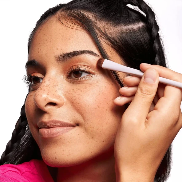 Essence Eyeshadow Brush - 01 Throwing A Little Shade - Resim 4