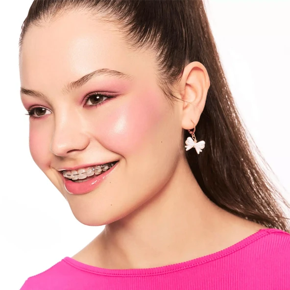 Essence Blush Stick Baby Got Blush - 50 Cherry Cherry Baby 5.5 gr - Resim 4