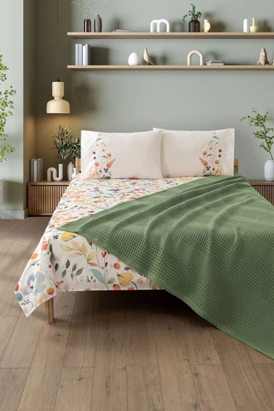 Sevim Yeşil Çift Kişilik Havuzlu Pike Takımı - Çiçek Desenli & Yumuşak Pike Seti - 4 Parça-Fayette ürün görseli