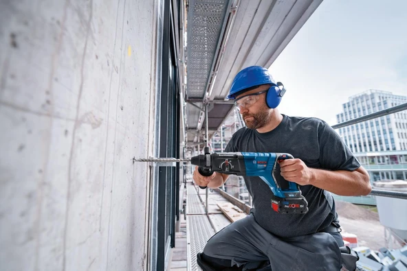 Bosch GBH 18V-28 D 2x4.0Ah Çift Akülü Kırıcı Delici - Resim 3