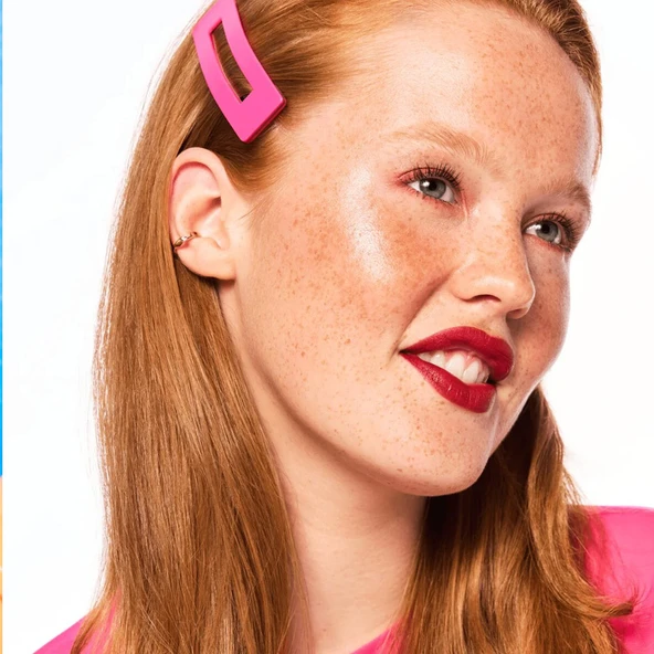 Essence Baby Got Holo Glow Highlighter Stick - 10 Apricotly 5 gr - Resim 4