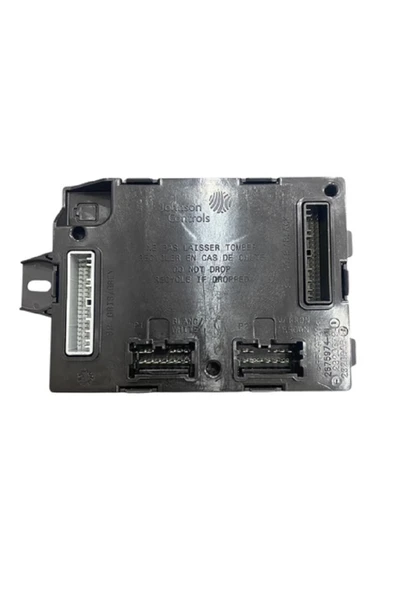 Dacia Duster Uch Beyni Sıfır BCM 284b12714R - 284b11233R-284b18768R ürün görseli